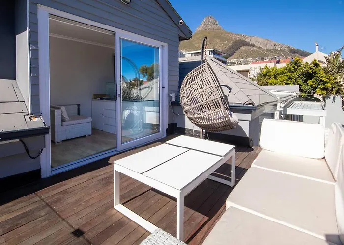 Sunny Sea Point Home