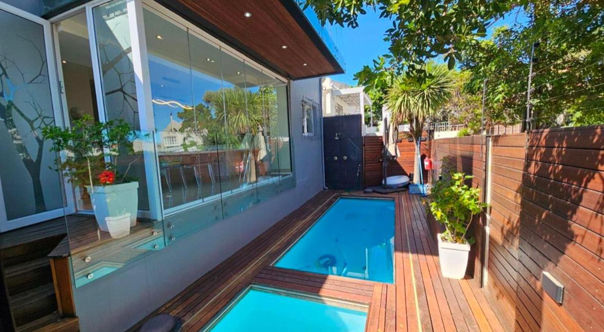 Sunny Sea Point Holiday home